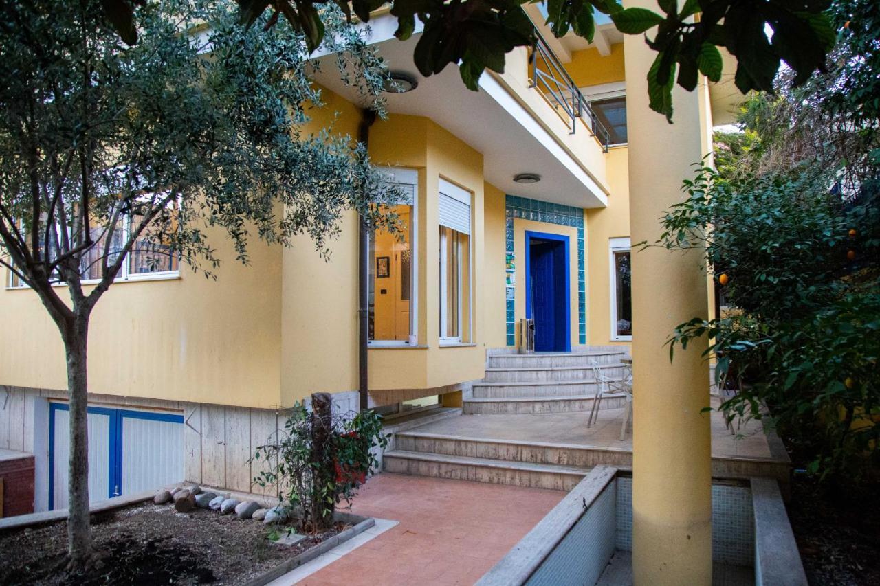 Blue Door Hostel Tirana Eksteriør billede