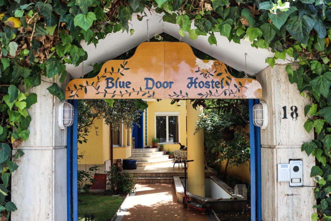 Blue Door Hostel Tirana Eksteriør billede