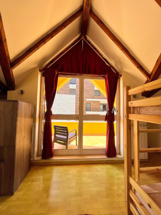 Blue Door Hostel Tirana Eksteriør billede