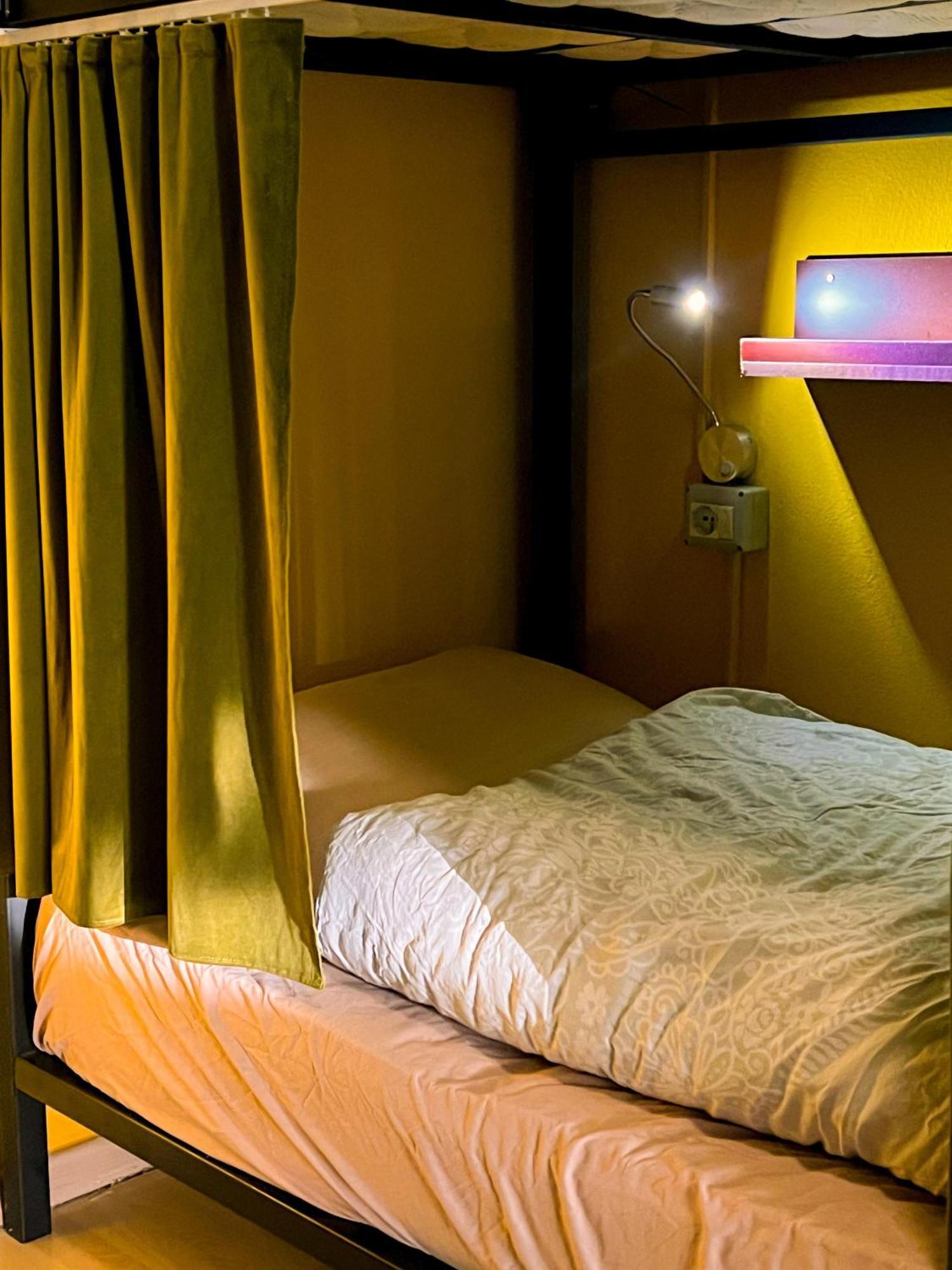 Blue Door Hostel Tirana Eksteriør billede