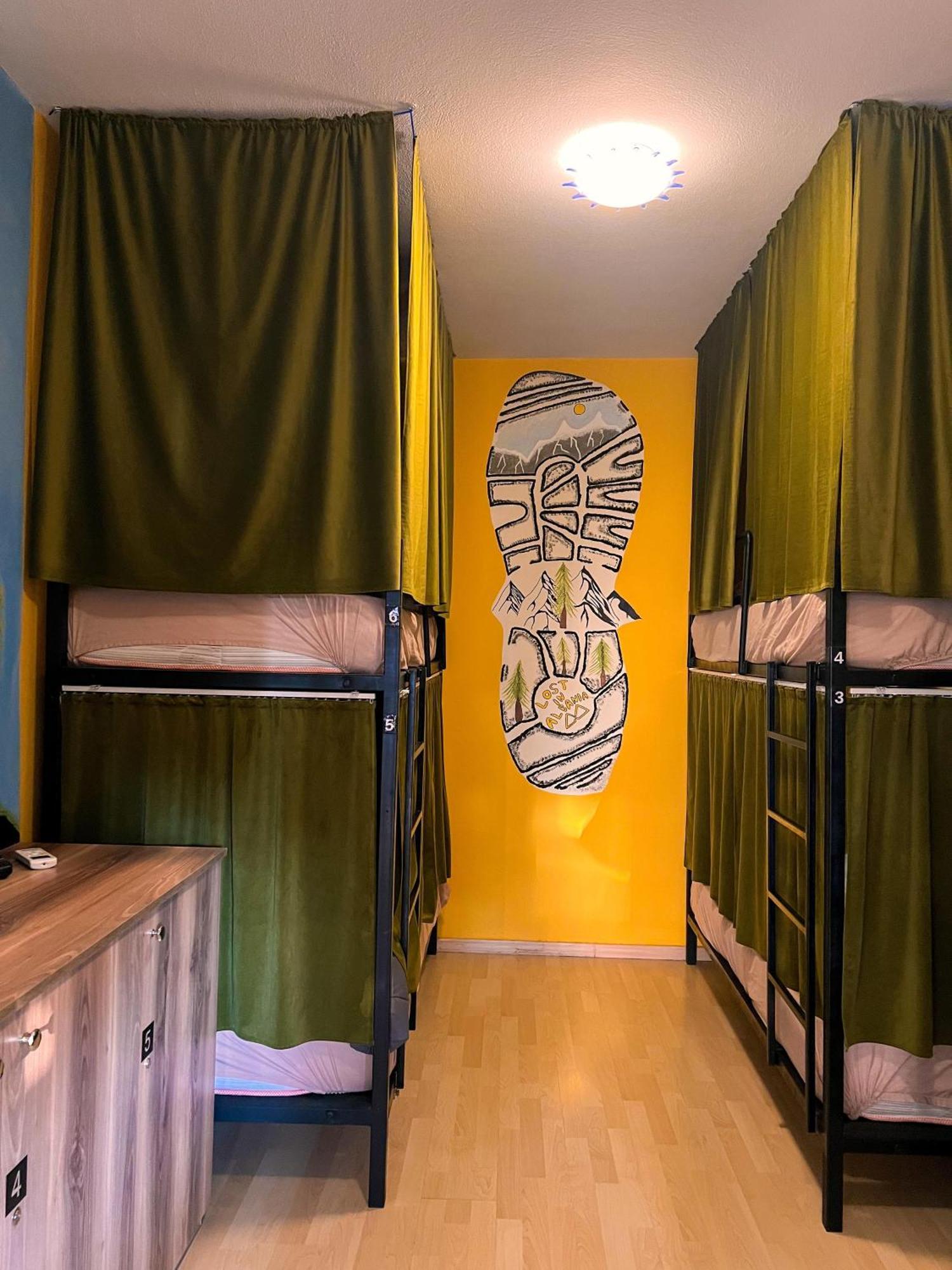 Blue Door Hostel Tirana Eksteriør billede